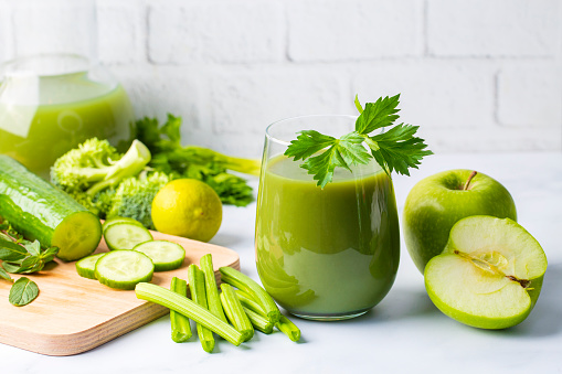 Side Effects of Drinking Green Smoothies